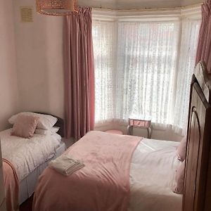 Double or Twin Room Private Bathroom